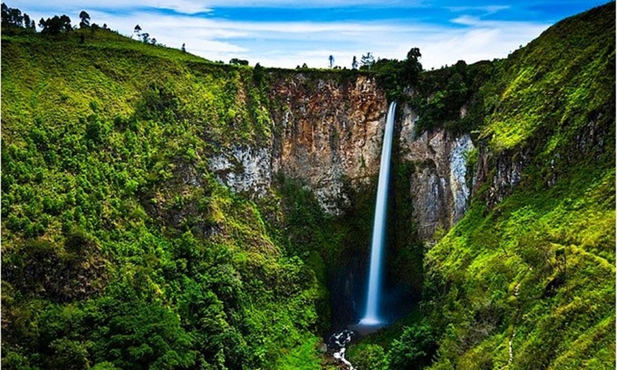 Air terjun Sipiso-piso wisata air terjun terindah di Indonesia
