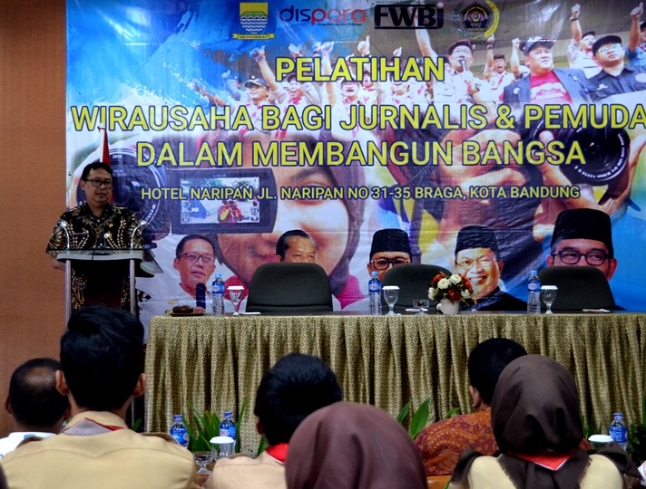 Membangun Jiwa Wirausaha dan Skill Jurnalistik Bagi Pemuda