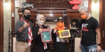 kak atalia dan kak atikoh didampingi suami-suamiya