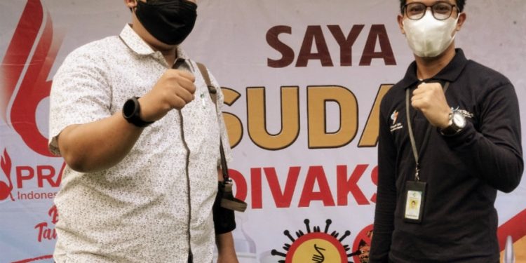 Usai Divaksin, Karyawan dan Keluarga Ramai Melakukan Photo Booth