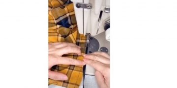 Cuma Dari Kain Sarung, Cewek Ini Bikin Blazer yang Keren Banget
