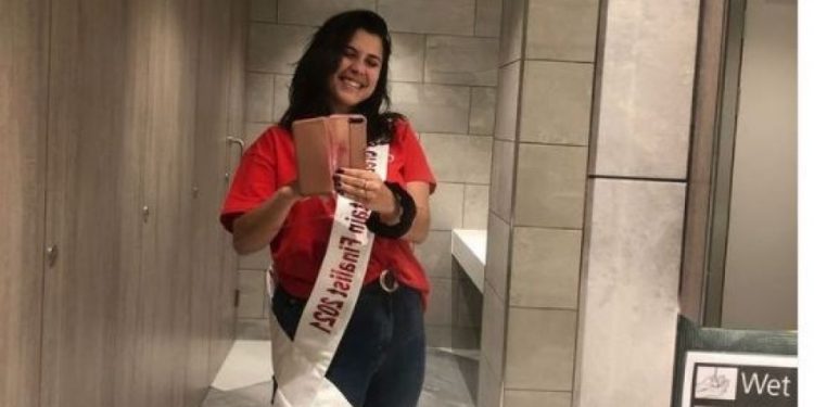 Aksi Wanita Putuskan Tampil Tanpa Makeup saat Ikut Kontes Kecantikan, Inspiratif!