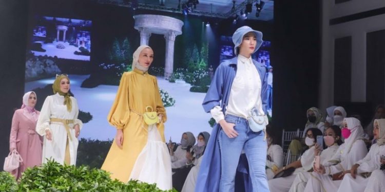 Memulai bisnis modest fashion.