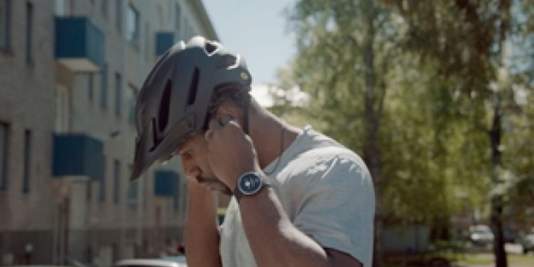 Jam tangan olahraga luar ruangan.