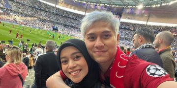 Lesti Kejora dan Rizki Billar berlibur ke Paris untuk menontok sepak bola.