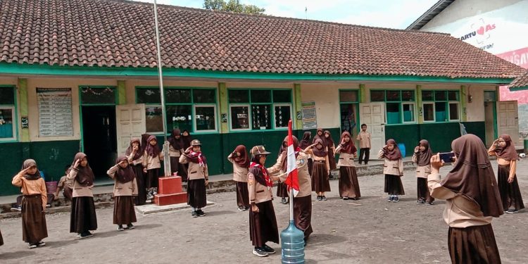 Aisyie Maryam Kru Cilik ScoutID Dilantik Menjadi Siaga Mula