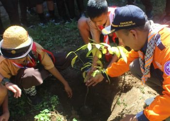 Gugusdepan MTsN 2 Bolaang Mongondow Timur Gelar Aksi Penanaman Pohon