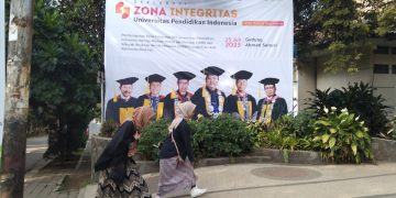 Ilustrasi 13 unit kerja kampus UPI Bandung menandatangani zona integritas