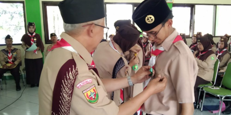 Penyematan Tanda Peserta KMD IAILM